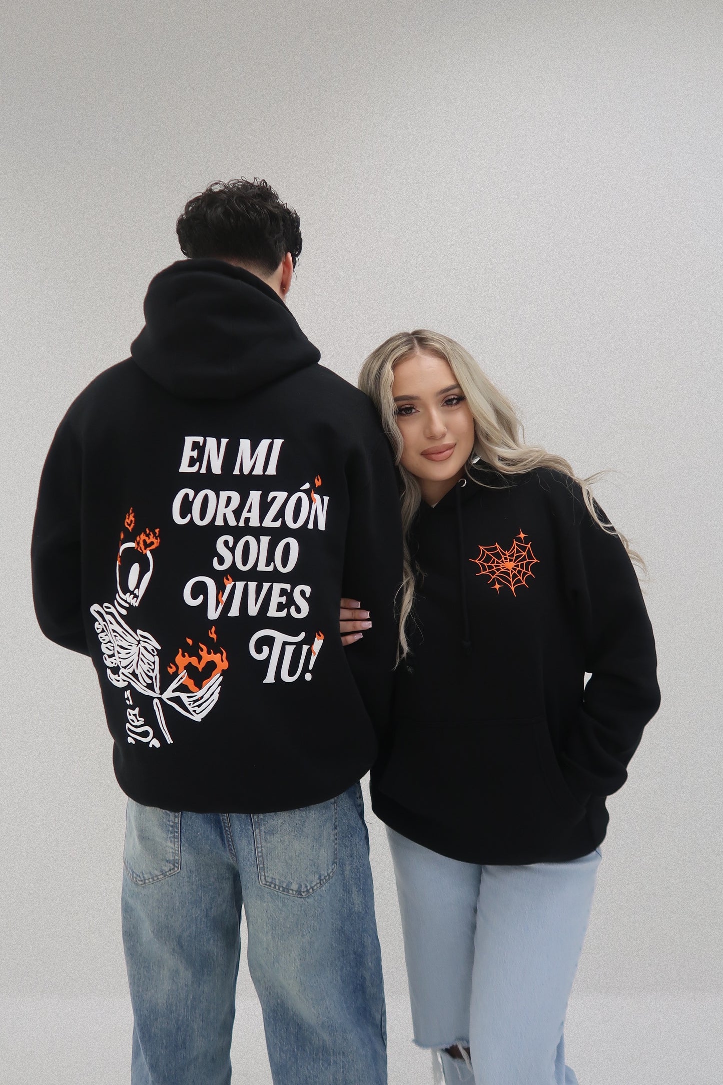 EN MI CORAZON PUFF HOODIE - BLACK